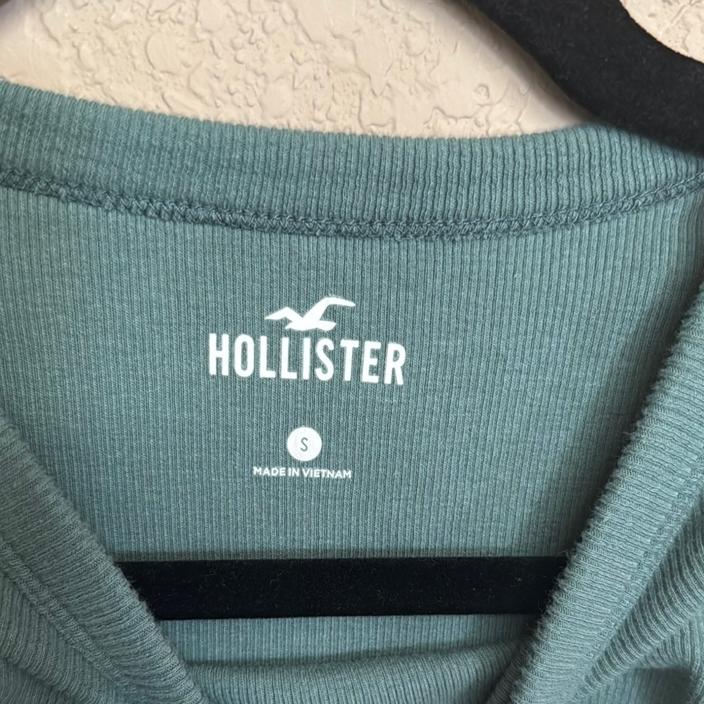 Hollister Ribbed Tank Top – Sage Green - Picture 3 of 3